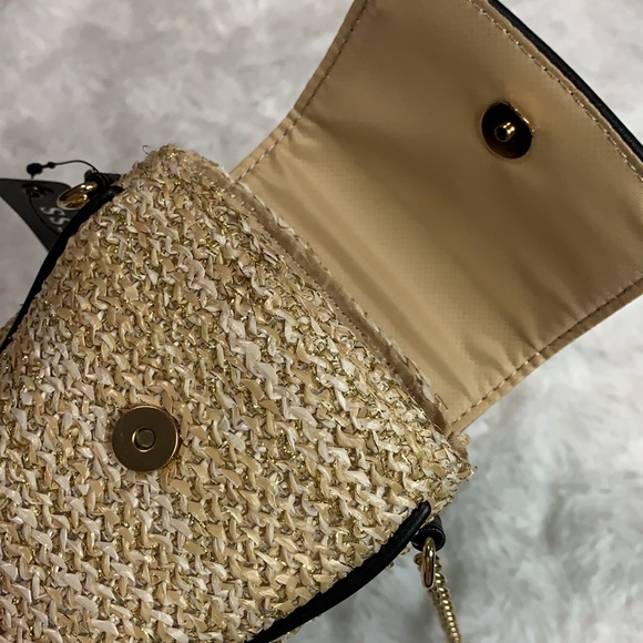 Guess Phone case/crossbody - Picture 8 of 8